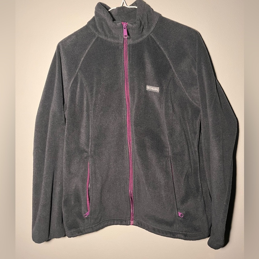 Columbia Women’s Medium Black with purple accent